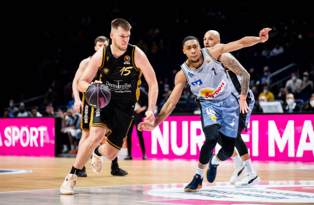 吸引着全球 吸引着全球