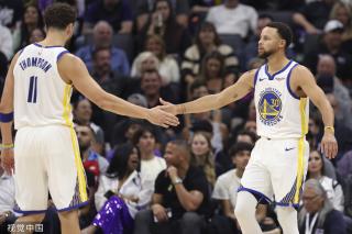 育迷们不仅 育迷们不仅