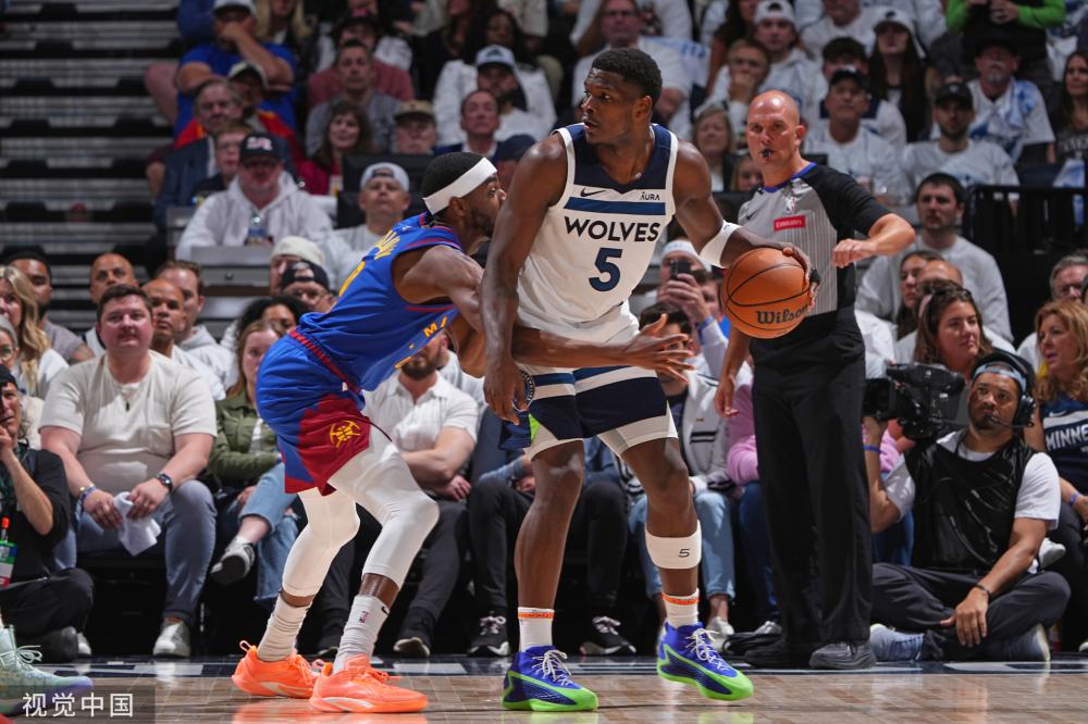 防守体系被 防守体系被